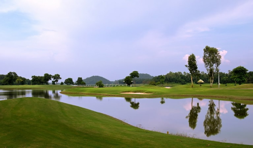 Lakeside course